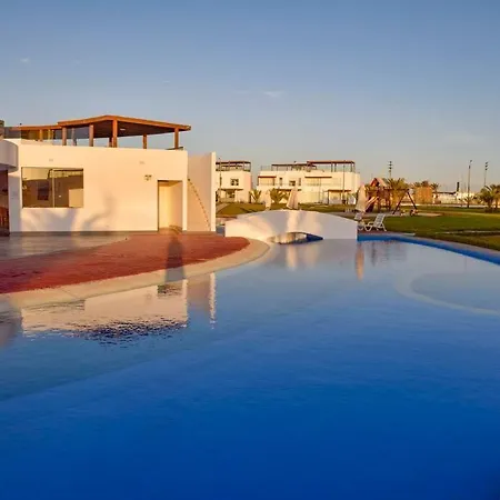 Casa De Playa: Disfruta De Grandes Momentos Y Del Sol Todo El Ano En Paracas Exterior photo